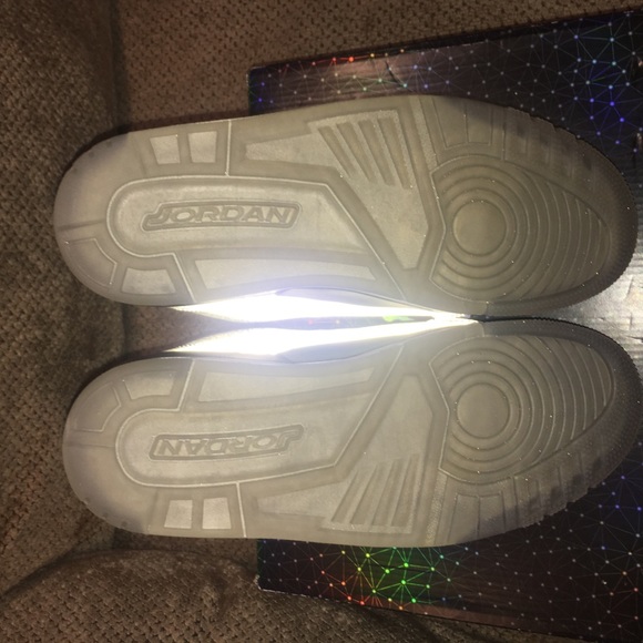 Retro Jordan 3 “5lab53” silver colorway - Picture 3 of 6